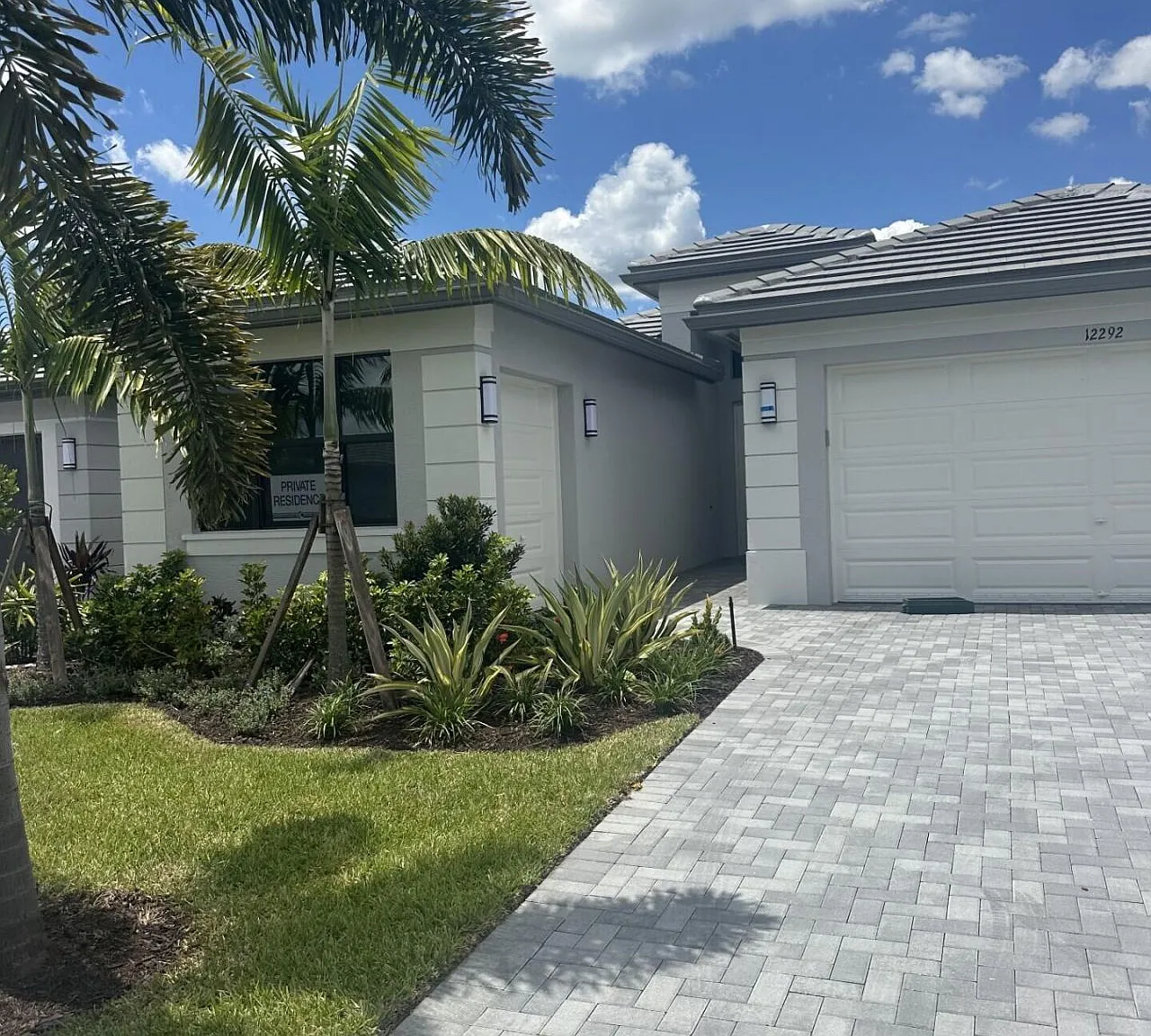 4 bed, 3.0 bath, 2352 sqft, $4,300 — Photo 1