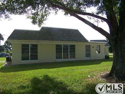 3rd image of 7 Plaza Ct