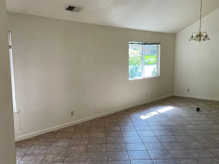 12 Capshaw Ct — Photo 4