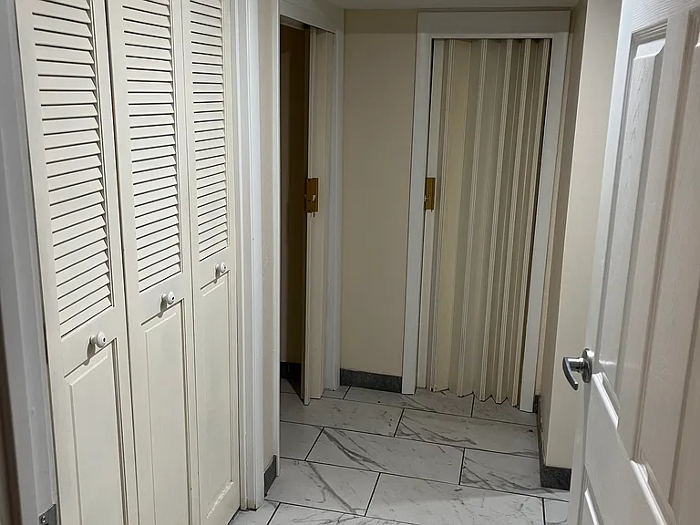 1564 E Laird Ave — Photo 12