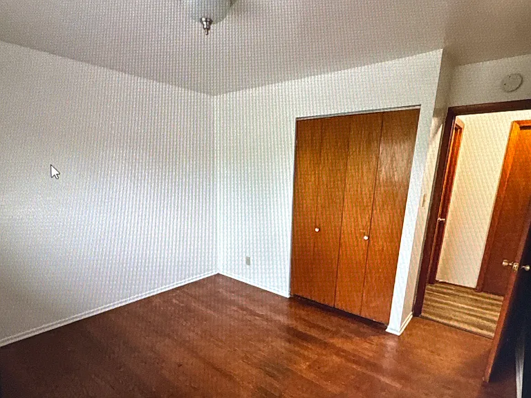 1910 Carolina St — Photo 5