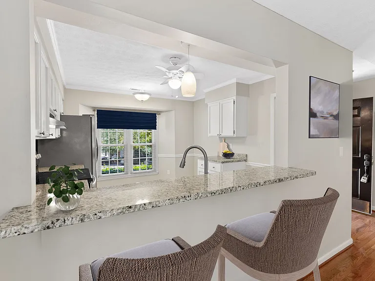 726 Lamboil St — Photo 5