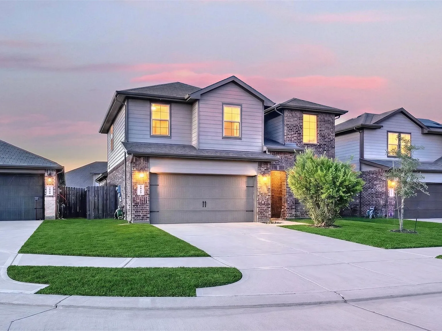 4 bed, 2.5 bath, 2422 sqft, $2,600 — Photo 4