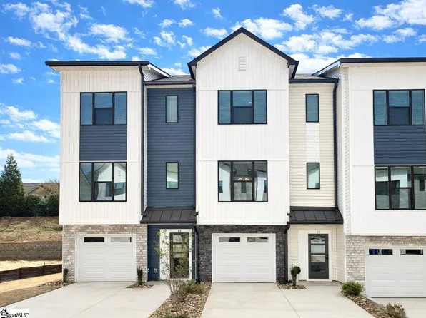 12 Pikewood Ln, Greenville, SC 29607