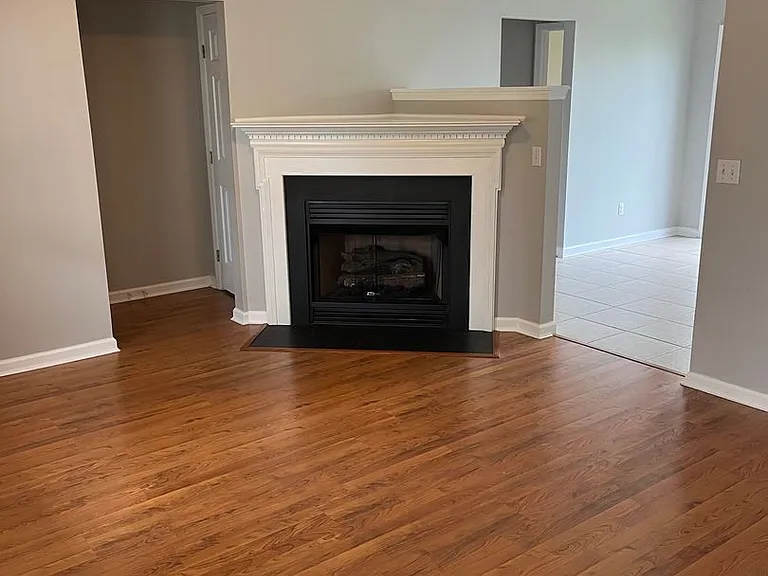901 Clydesdale — Photo 2