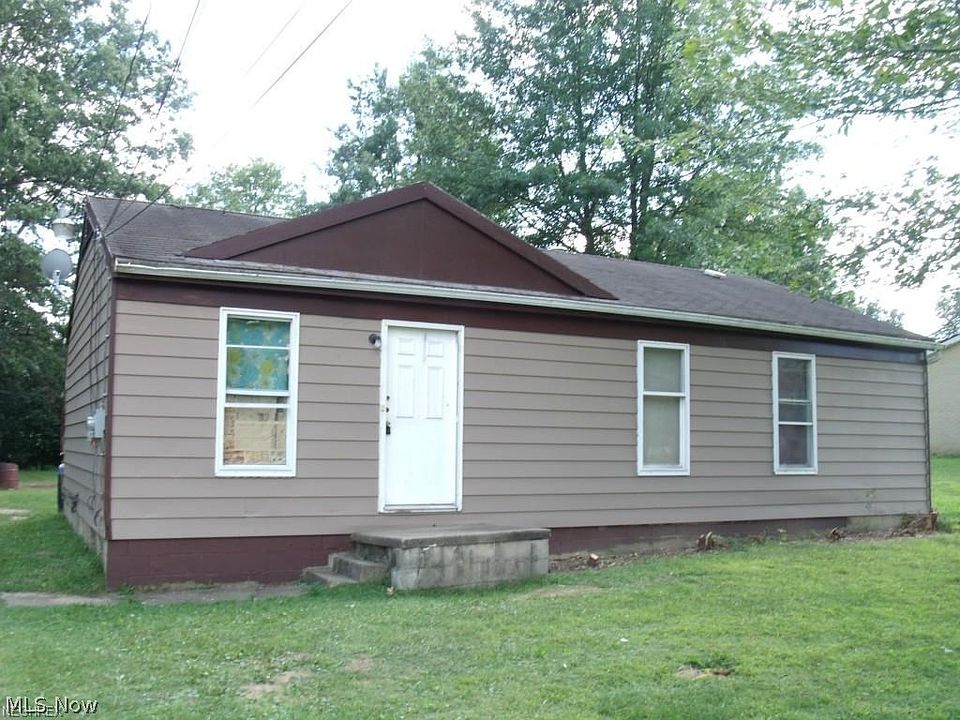 1st image of 2807 Oak Street Ext