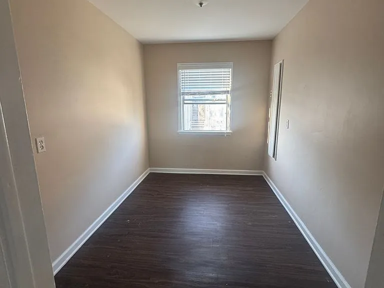 937 Magnolia Ave — Photo 3