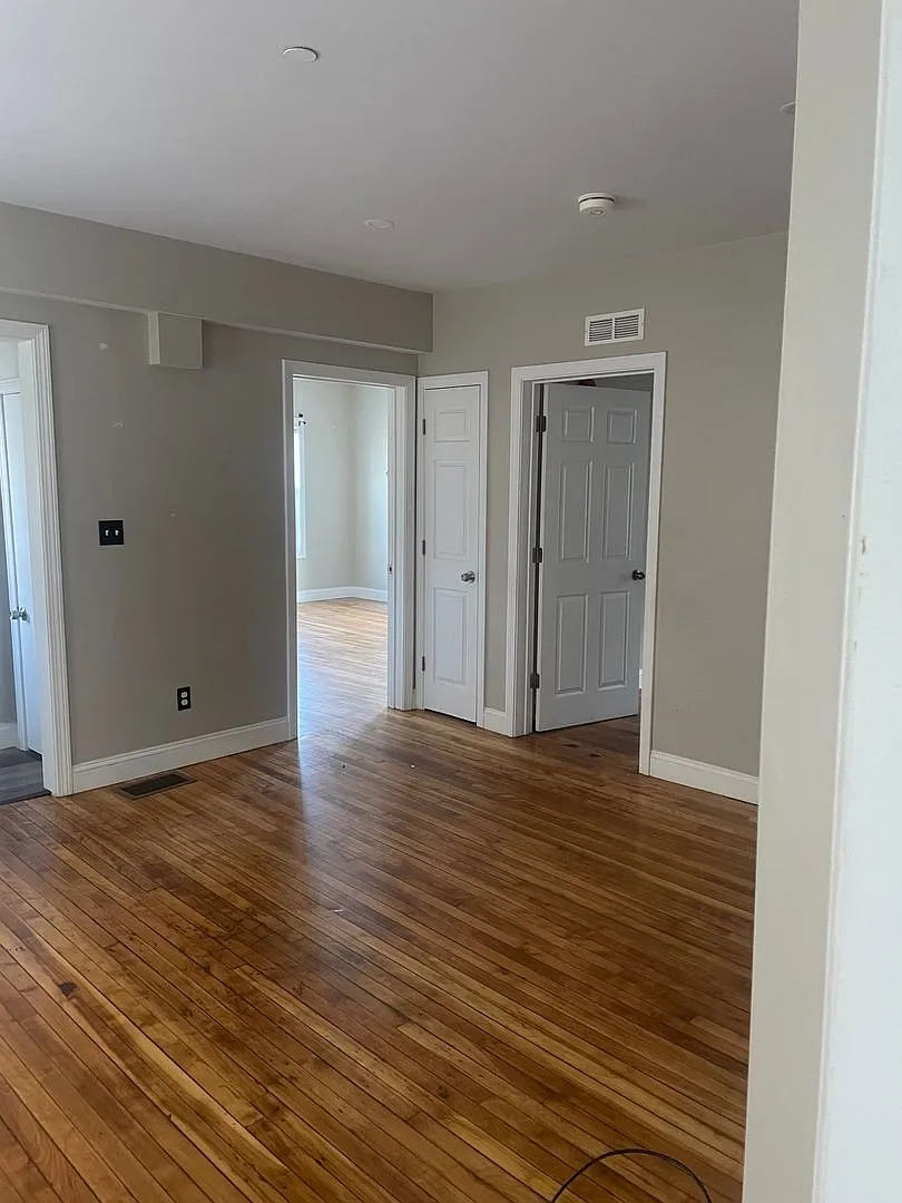 52 Myrtle Ave — Photo 3