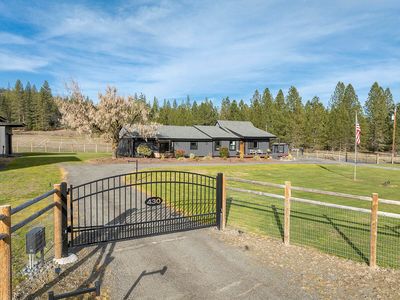 430 Stringer Gap Rd, Grants Pass, OR, 97527