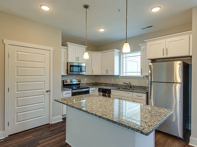 1052 Wells Way — Photo 7