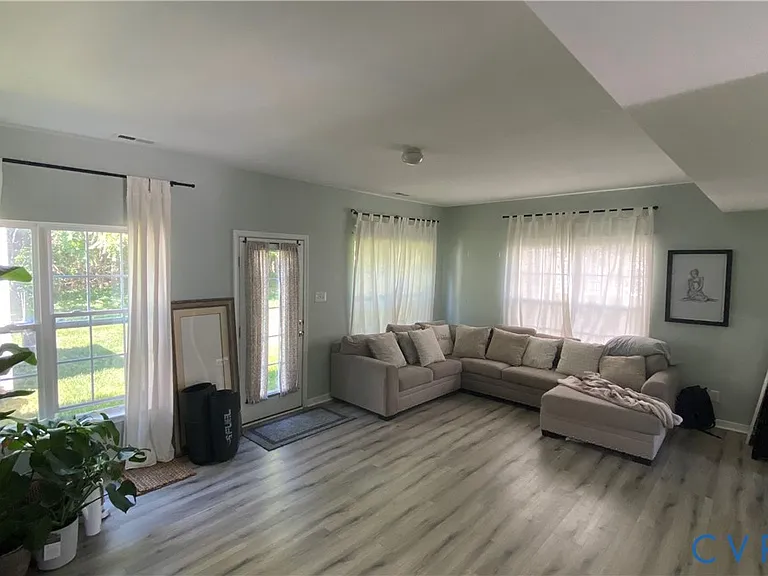 11353 Abbots Cross Ln — Photo 2
