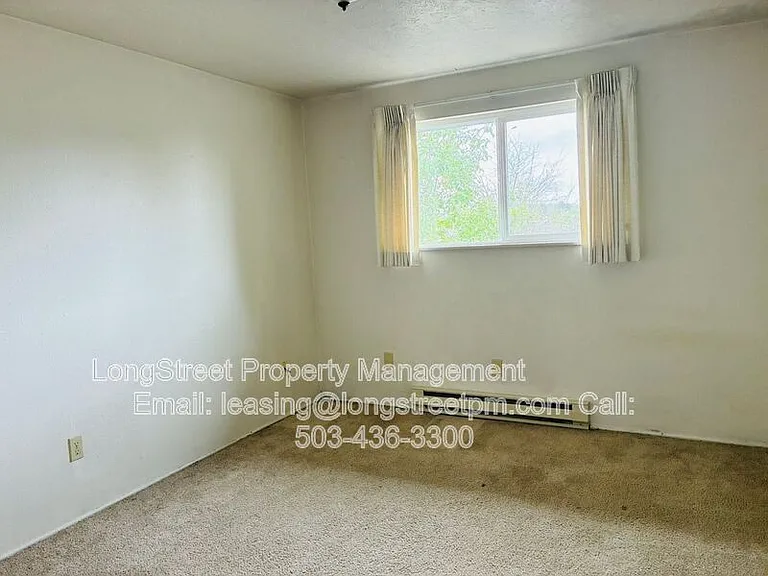 933A NW Sequoia Ave — Photo 21