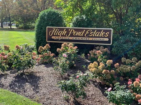 87 Trailwood Dr, Bridgewater, MA 02324