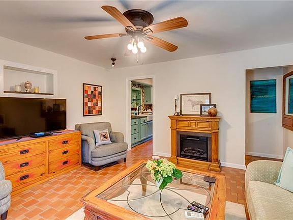 5th image of 2720 SW 14th Ave #2722