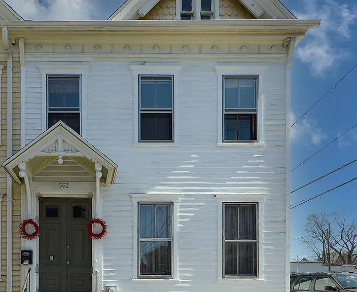 562 State St — Photo 26