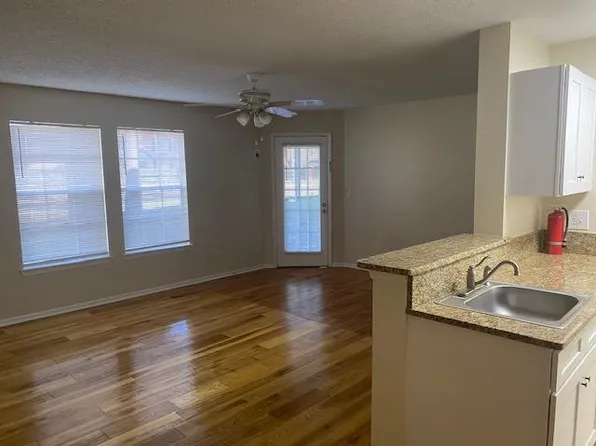 6070 Westgate Dr APT 102, Orlando, FL 32835