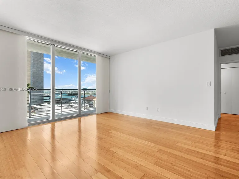 335 S Biscayne Blvd #908 — Photo 11