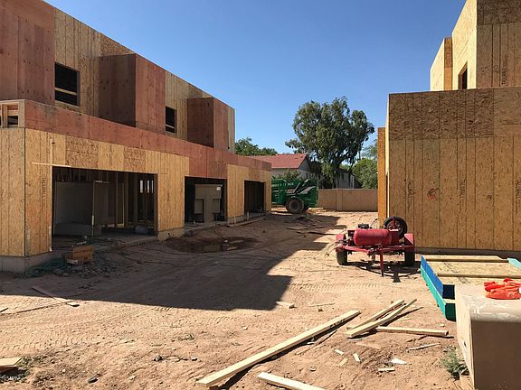 3rd image of 2825 E TRACY Lane #1
