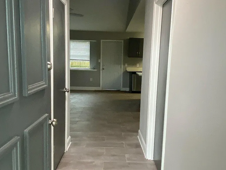 209 Brian Dr — Photo 4