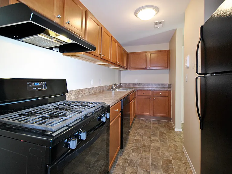 214 S Hewitt Rd — Photo 15