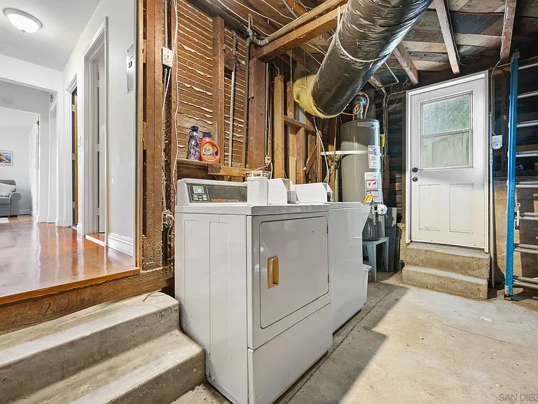 1315 Cave St — Photo 25