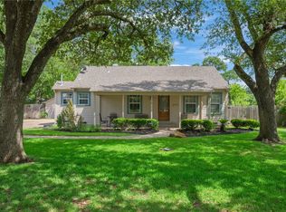 715 Inwood Dr, Bryan, TX 77802