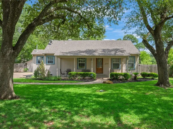 715 Inwood Dr, Bryan, TX 77802