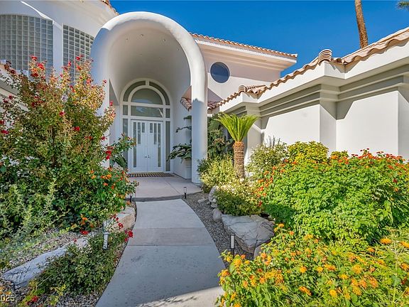 4th image of 10 Innisbrook Ave