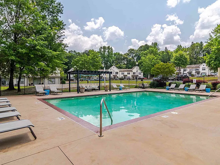 River Club Apartments — Photo 42