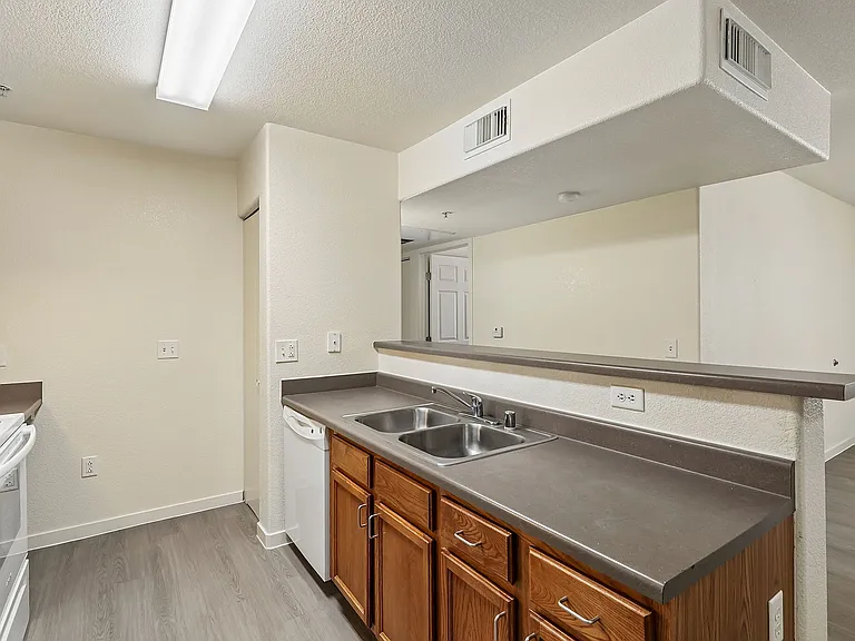 77-web-or-mls-unit D129-015