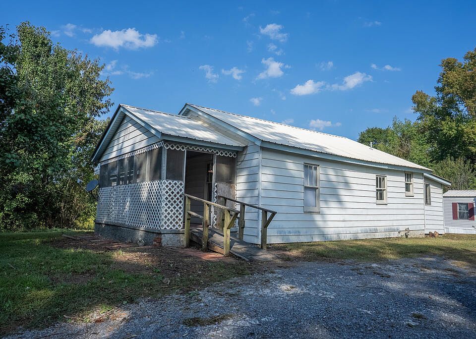 1st image of 151 Valley Point Dr
