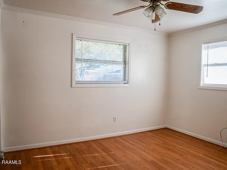 213 Birch Dr — Photo 13