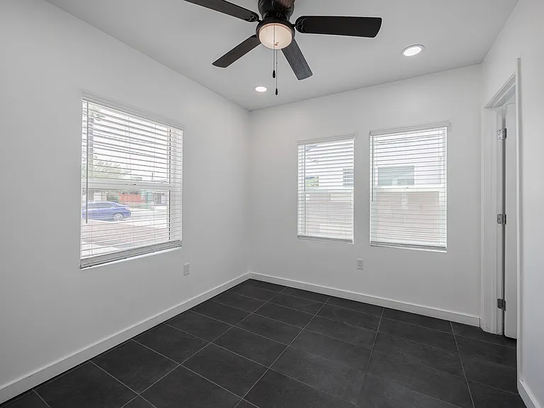 4130 N Longview Ave, Phoenix Az — Photo 17