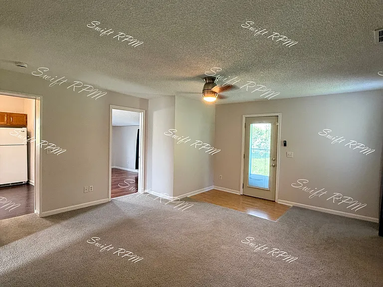 18501 N Main St — Photo 4