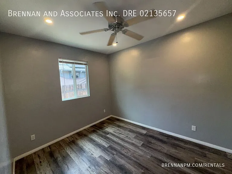 1742 Kearney Ave — Photo 22
