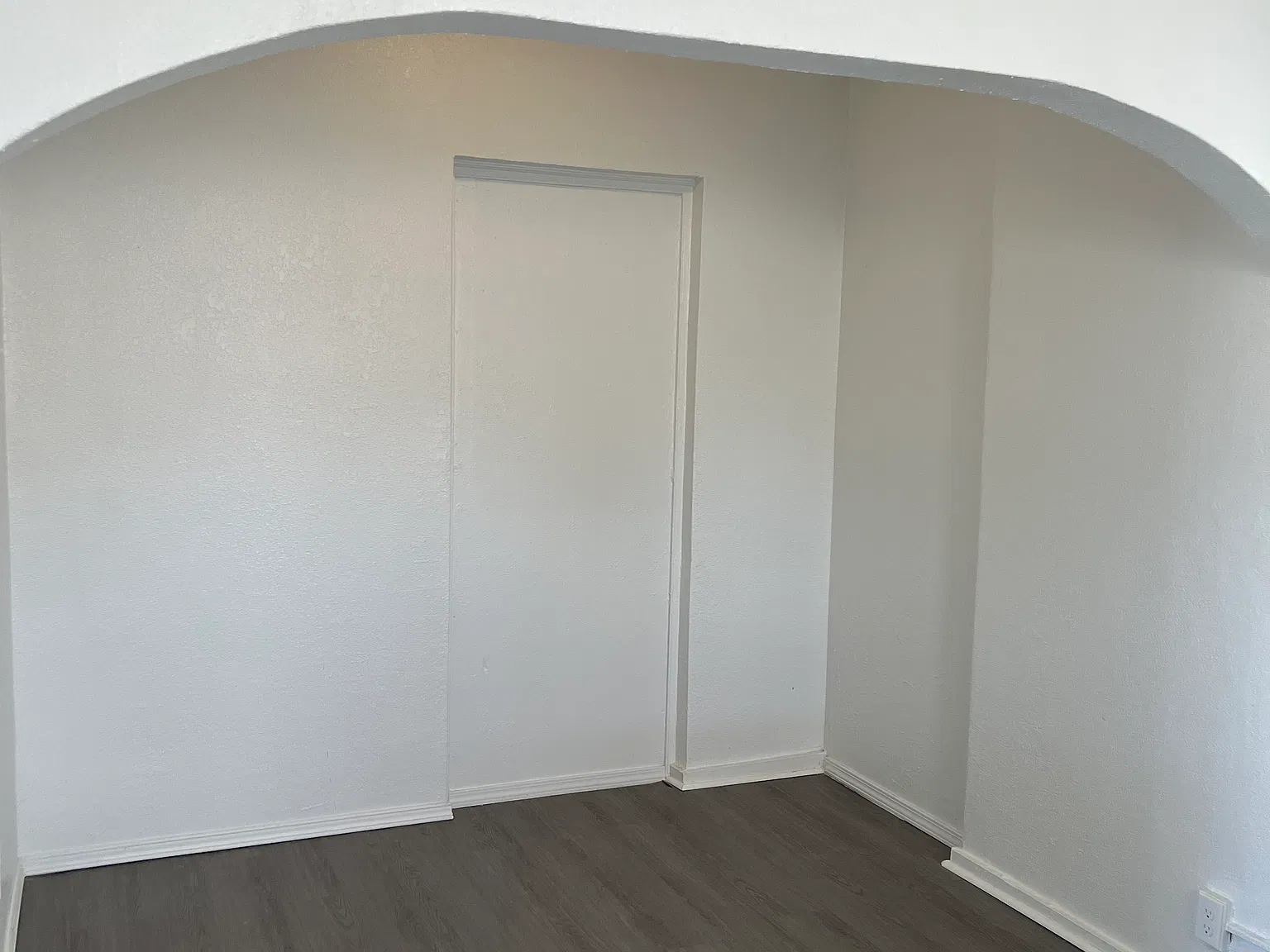 1 bed, 700 sqft, $1,000 — Photo 2