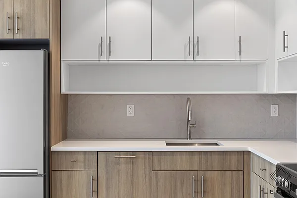 Rented by ERNY LLC | media 31