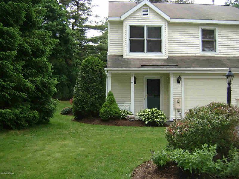 2nd image of 14 Tiffany Lane
