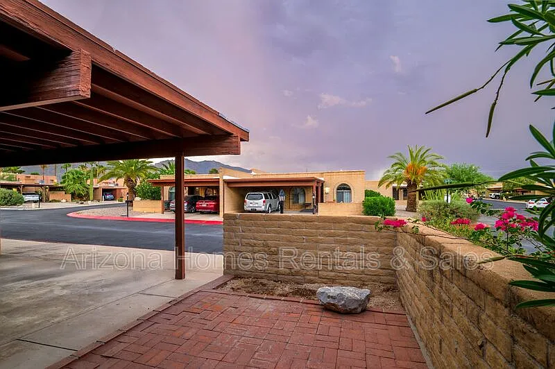 3 bed, 2.0 bath, 1330 sqft, $1,595 — Photo 3
