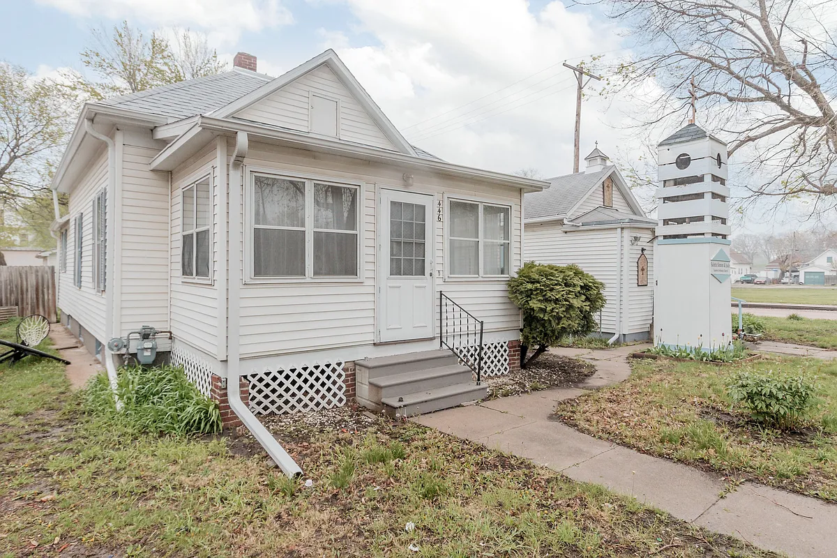 Building Photo - 446 E St