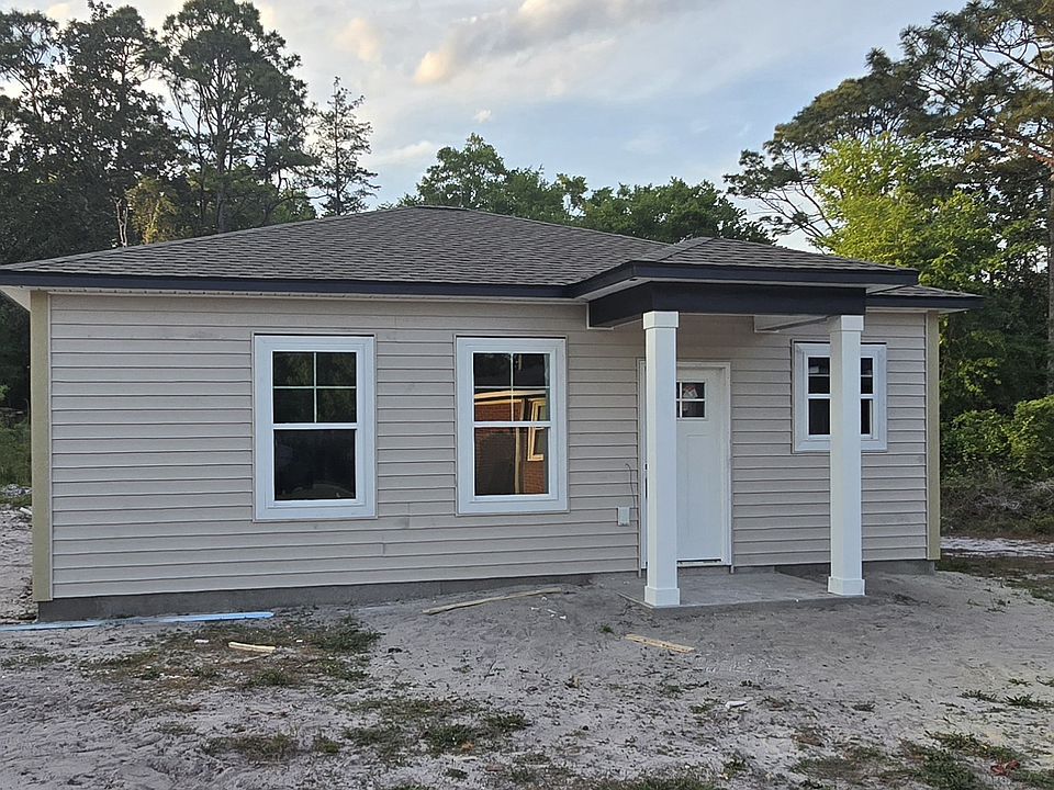 1st image of 225A Rose Ave