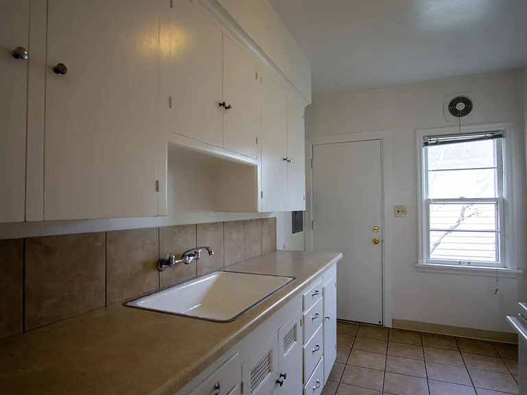 1632 NE Prescott St #5 — Photo 6