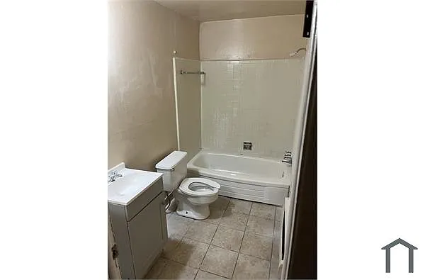Building Photo - 12130 Schaefer Hwy #102A