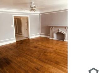 6830 S Jeffery Blvd APT 1, Chicago, IL 60649