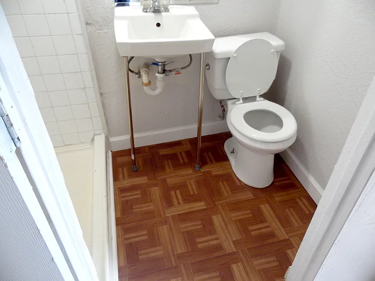 300 E Decatur St — Photo 2
