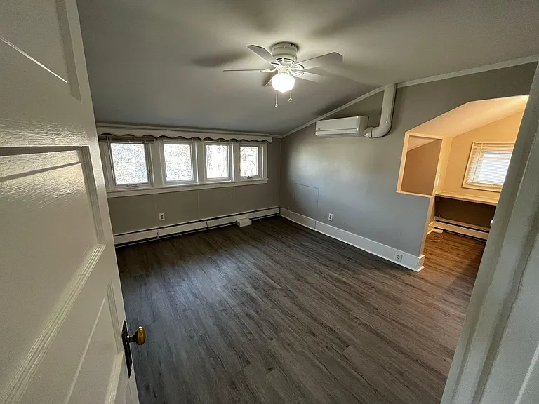 817 N Main St #B — Photo 7
