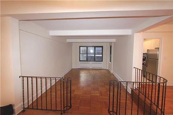 Rented by Siderow Residential Group | media 2