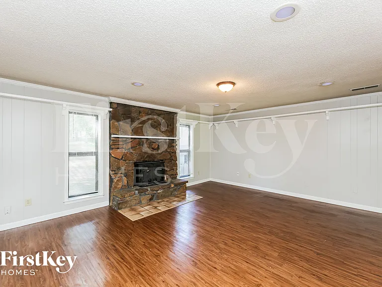 1451 Sandy Stone Ln — Photo 3