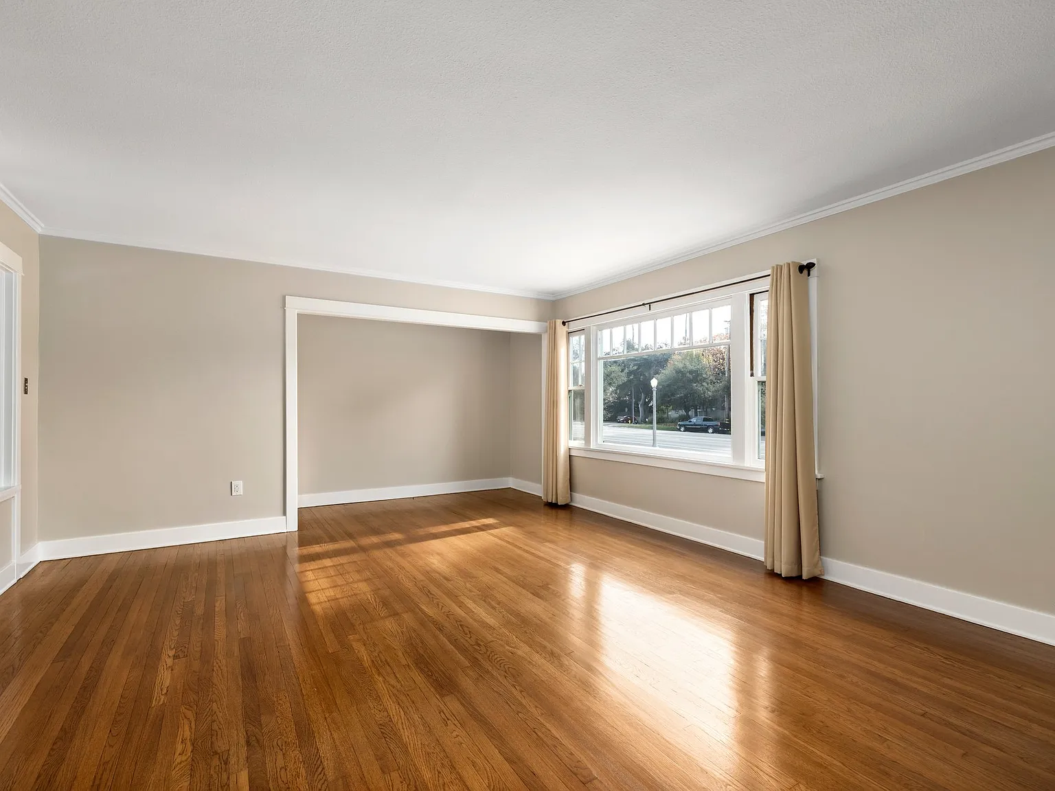 2 bed, 1650 sqft, $4,450 — Photo 4