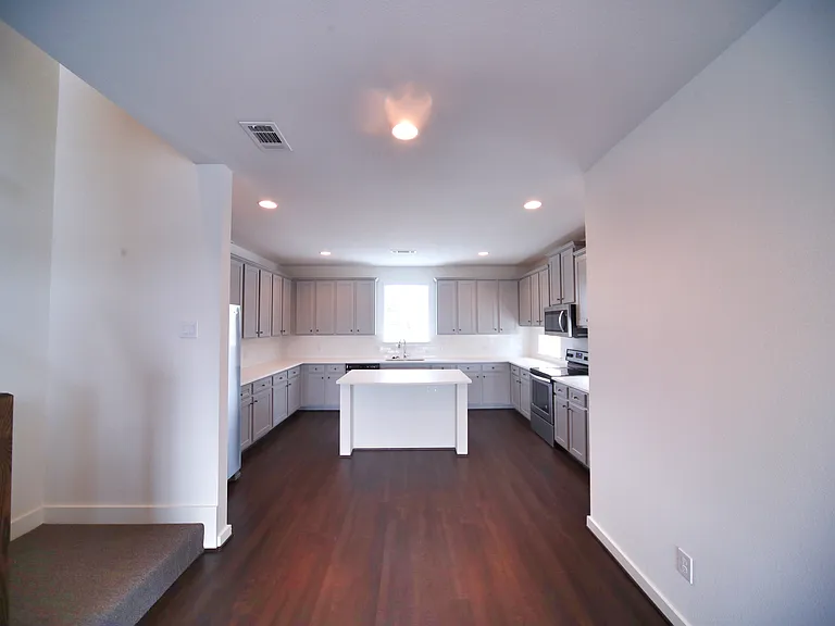 3519 S Hills Ave — Photo 9